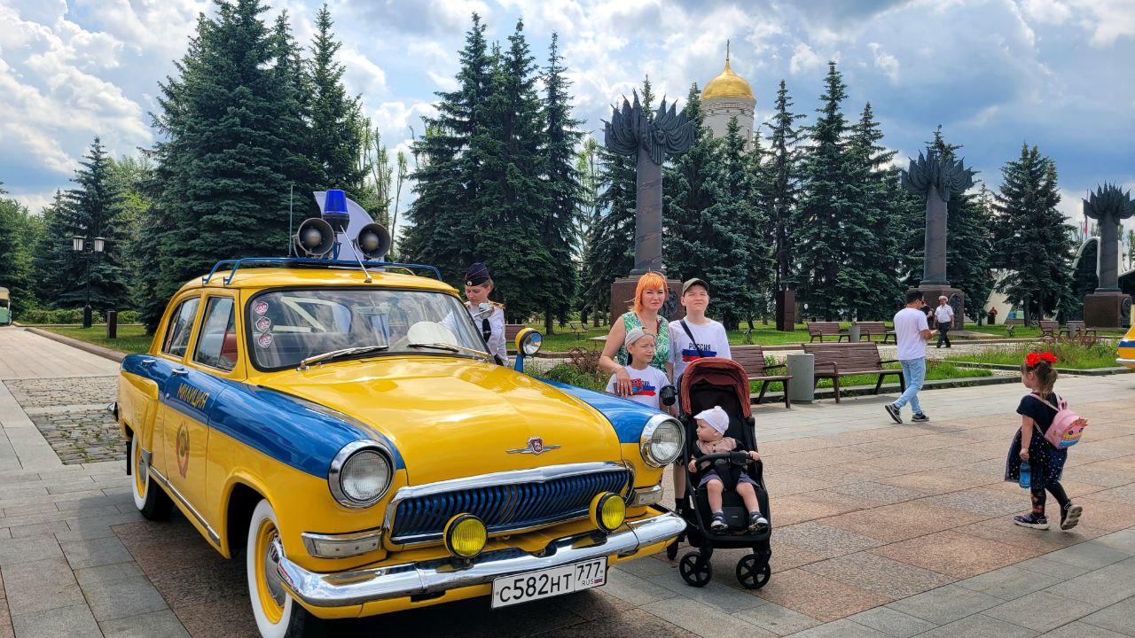 Подробнее о статье Учащиеся Воскресной школы в Метрогородке побывали на Дне рождения Российской полиции